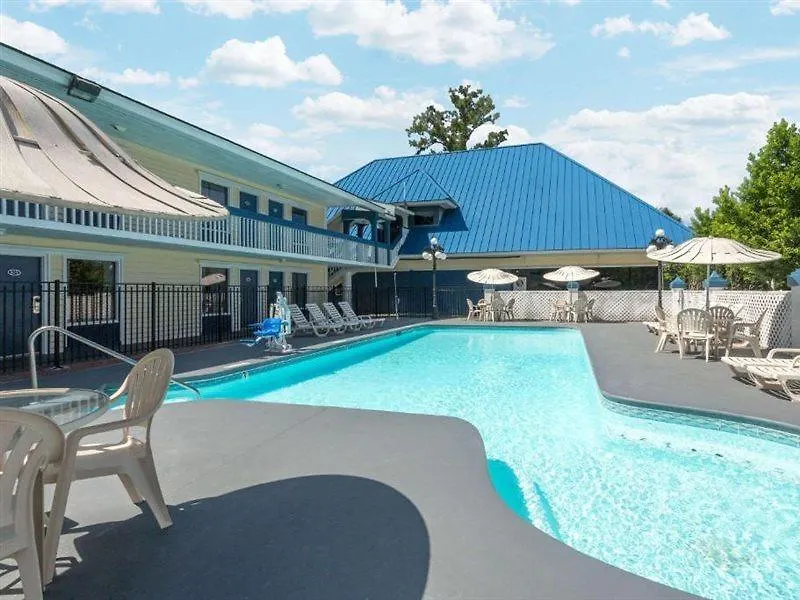 Days Inn By Wyndham Savannah Airport Otel