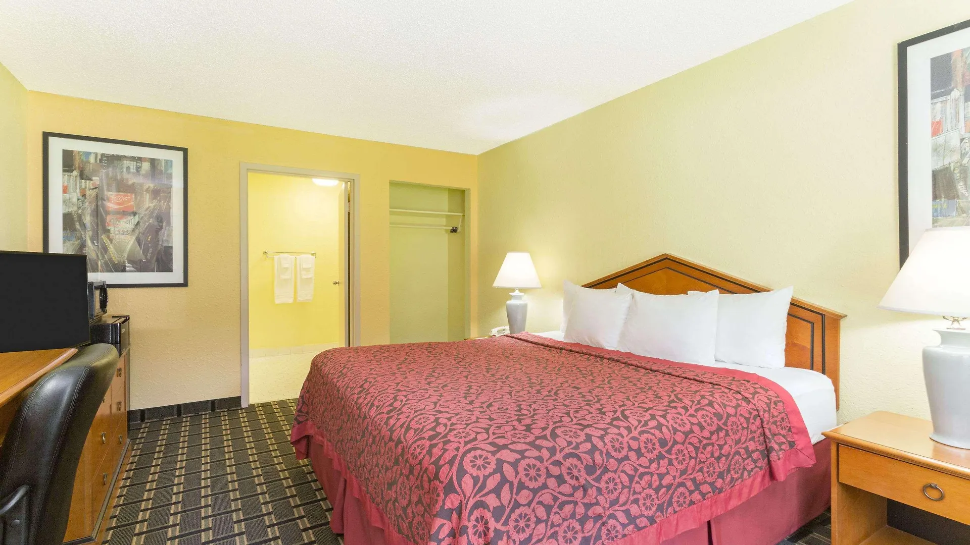 Days Inn By Wyndham Savannah Airport