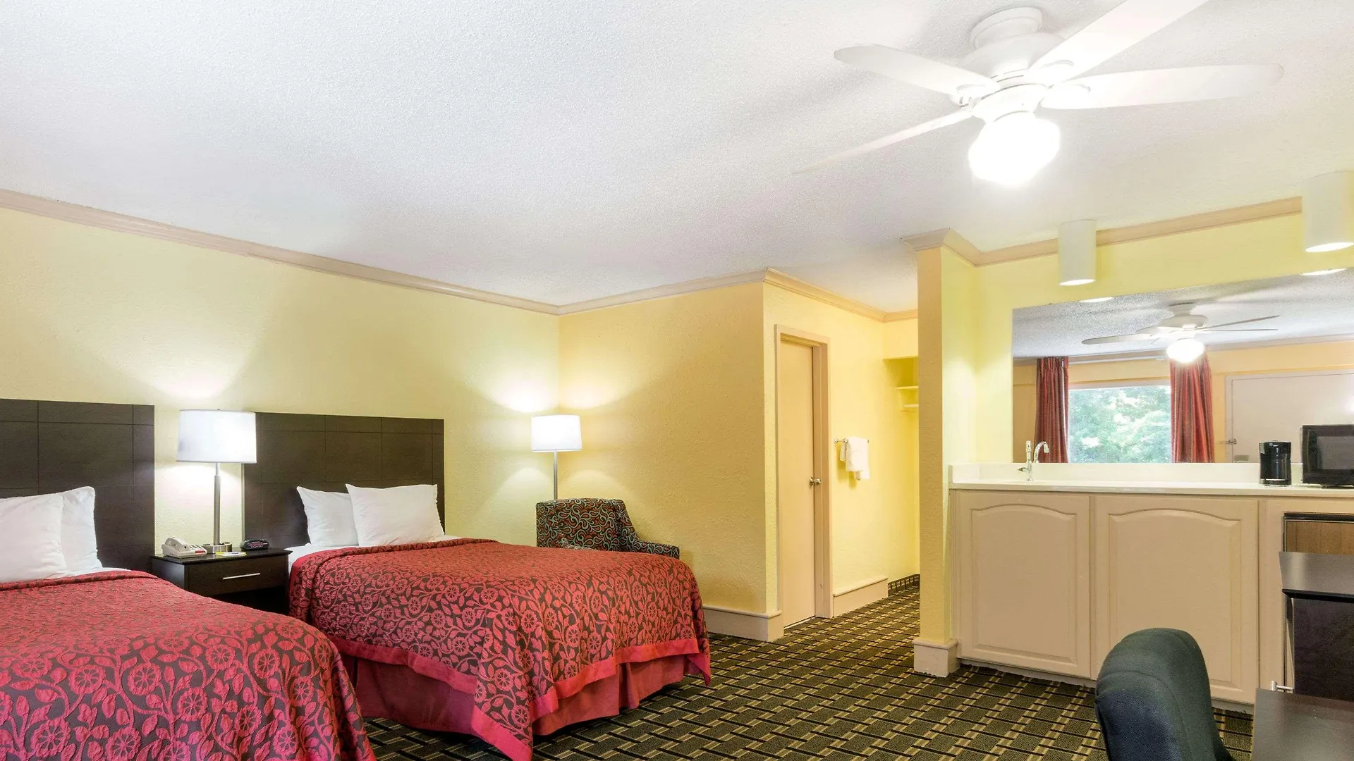 Days Inn By Wyndham Savannah Airport Otel
