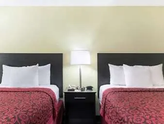 Otel Days Inn By Wyndham Savannah Airport